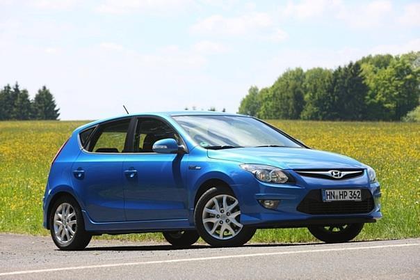 Das dreijähriges Jubiläum feiert das Kompaktmodell i30 im Juli: Der Fünftürer und sein Kombibruder i30cw eroberten mit 18.118 Neuzulassungen zwischen Januar und Juli 2010 Platz 1 der Hyundai-internen Verkaufsstatistik. Foto: Hyundai/Auto-Repoter.NET